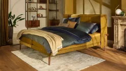 Hot M line Bed Element Vivid met gestoffeerde matrassen en Cool Motion topper curry