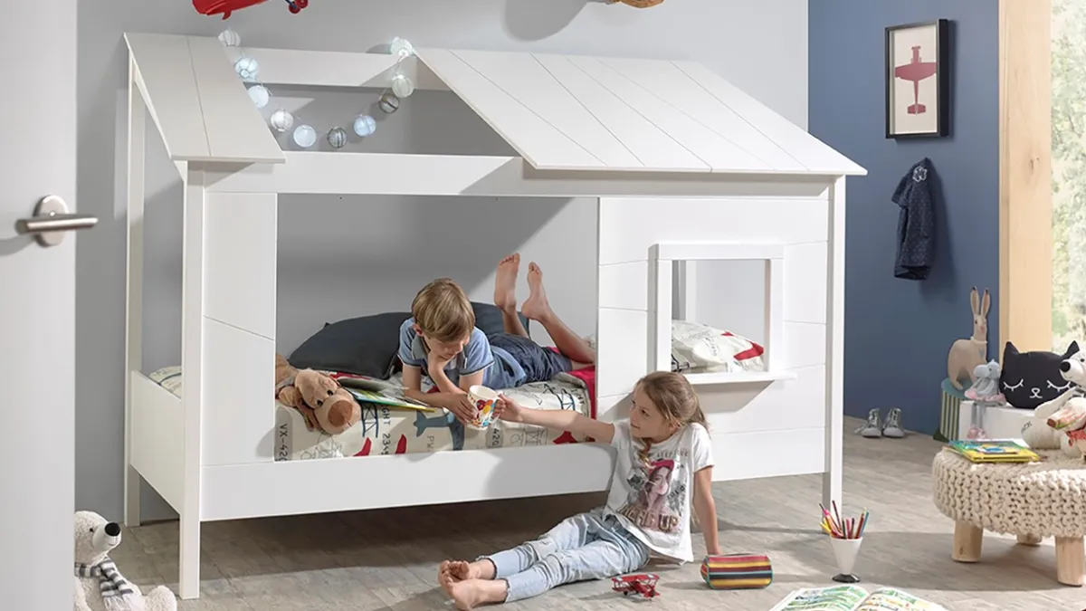 Online Vipack Bed HuisBed inclusief voorpaneel en half dak wit